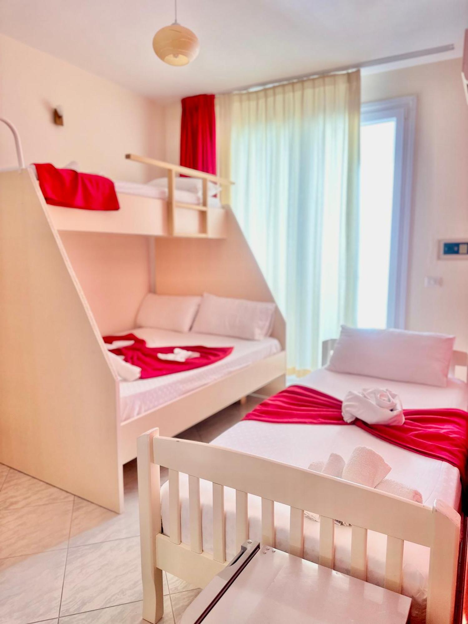 Hotel Garden Radhimë Eksteriør billede