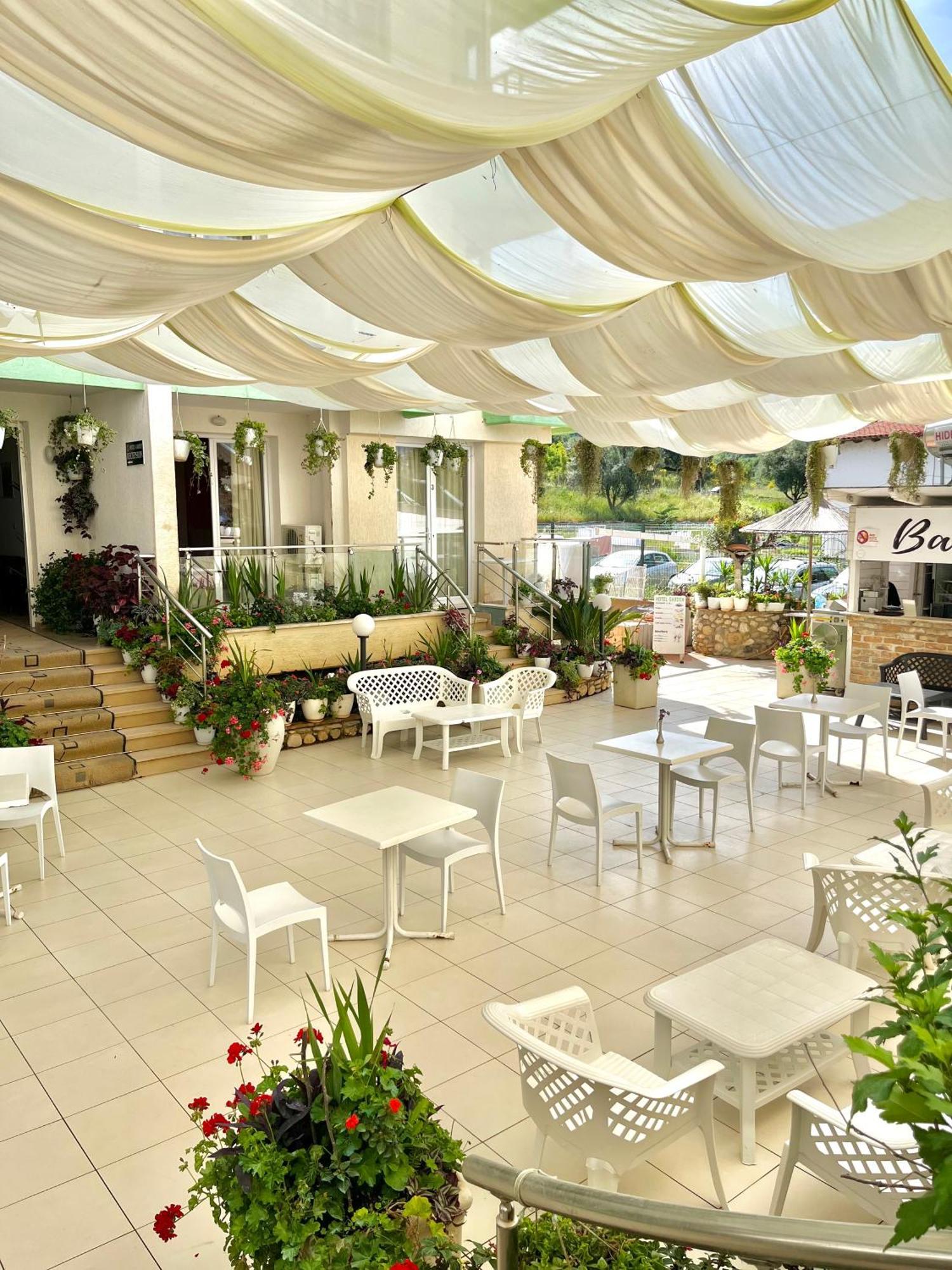 Hotel Garden Radhimë Eksteriør billede
