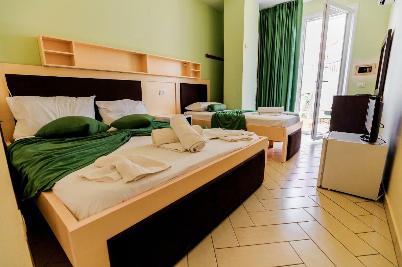 Hotel Garden Radhimë Eksteriør billede